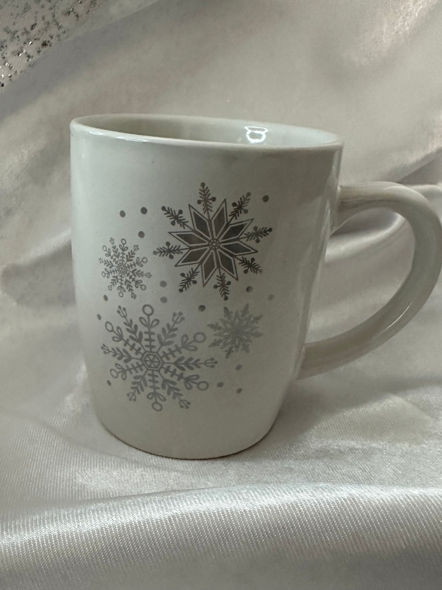 Christmas Self-Care Gift Box – Winter Mug, Lip Gloss, Hair Oil & Accessories | Holiday Gift for He